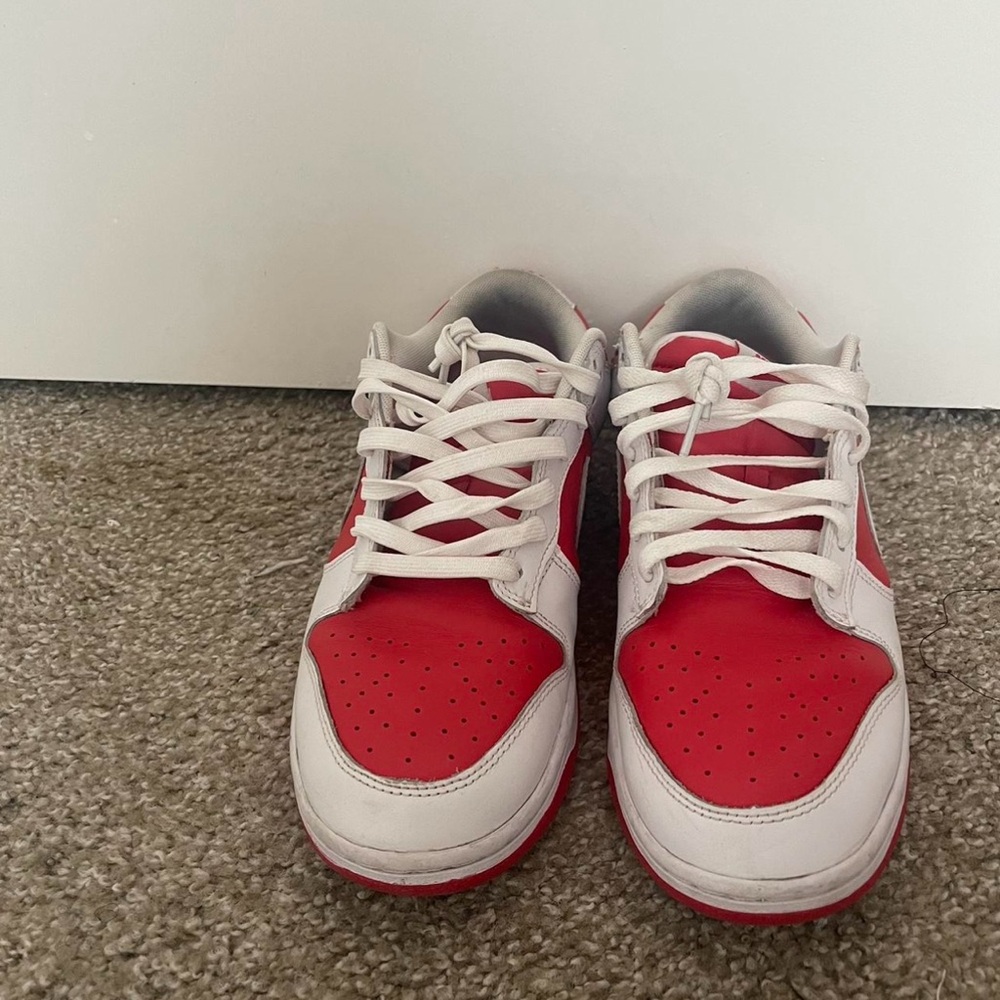 Nike dunk low championship red